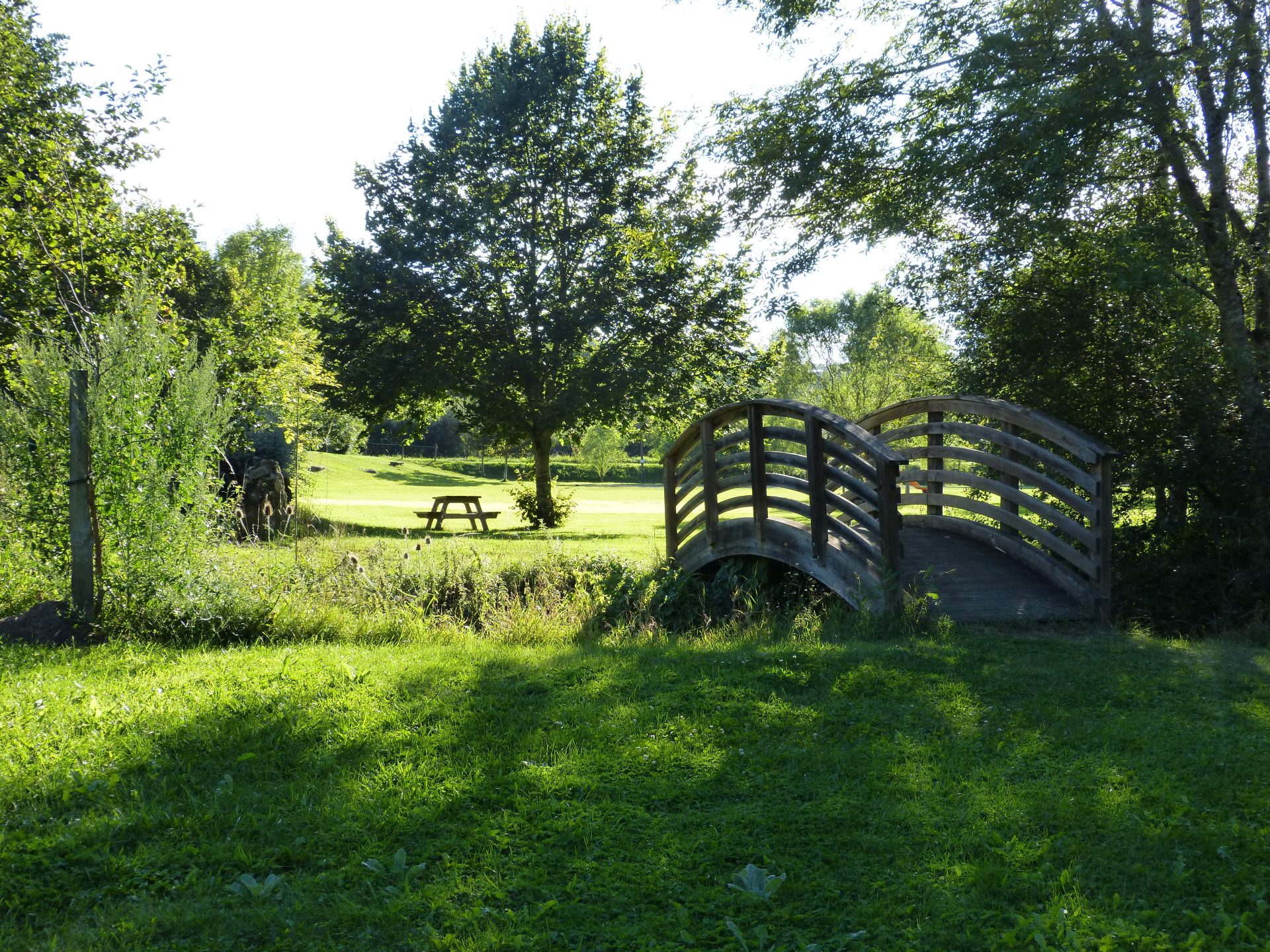 Lire la suite à propos de l’article Tarifs de l’Aire naturelle de Prévinquières – 6 places de camping